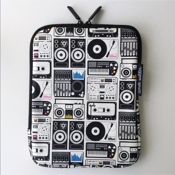 Aimee Wilder Handbags - Aimee Wilder Soft Zip Case | 8-10" Tablet Laptop